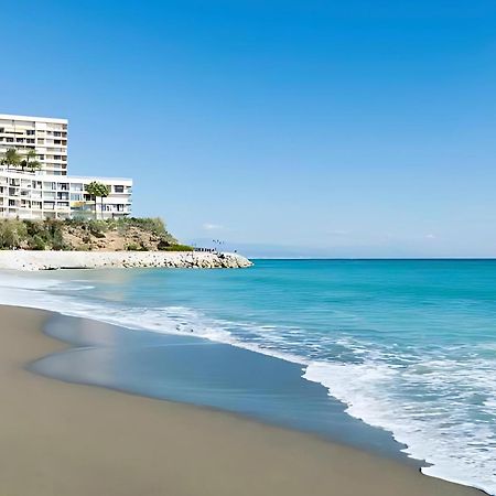 Cozy Apartment With Large Terrace Torremolinos Exterior foto
