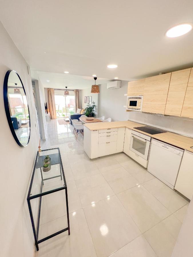 Cozy Apartment With Large Terrace Torremolinos Exterior foto