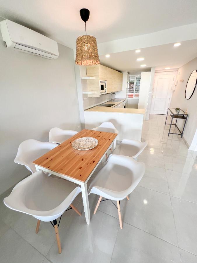 Cozy Apartment With Large Terrace Torremolinos Exterior foto