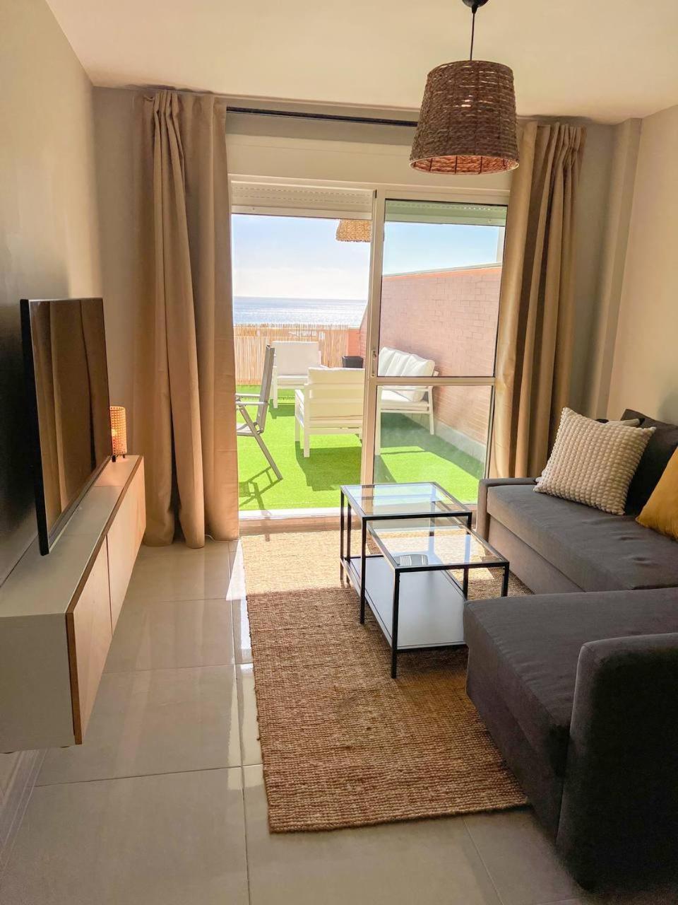 Cozy Apartment With Large Terrace Torremolinos Exterior foto